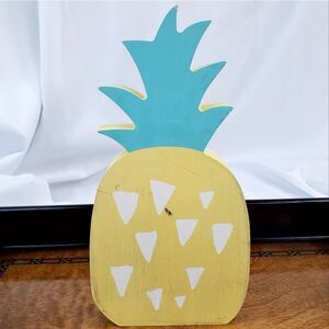 🔺️Hobby Lobby Yellow Wood Tabletop Pineapple Accent Decor